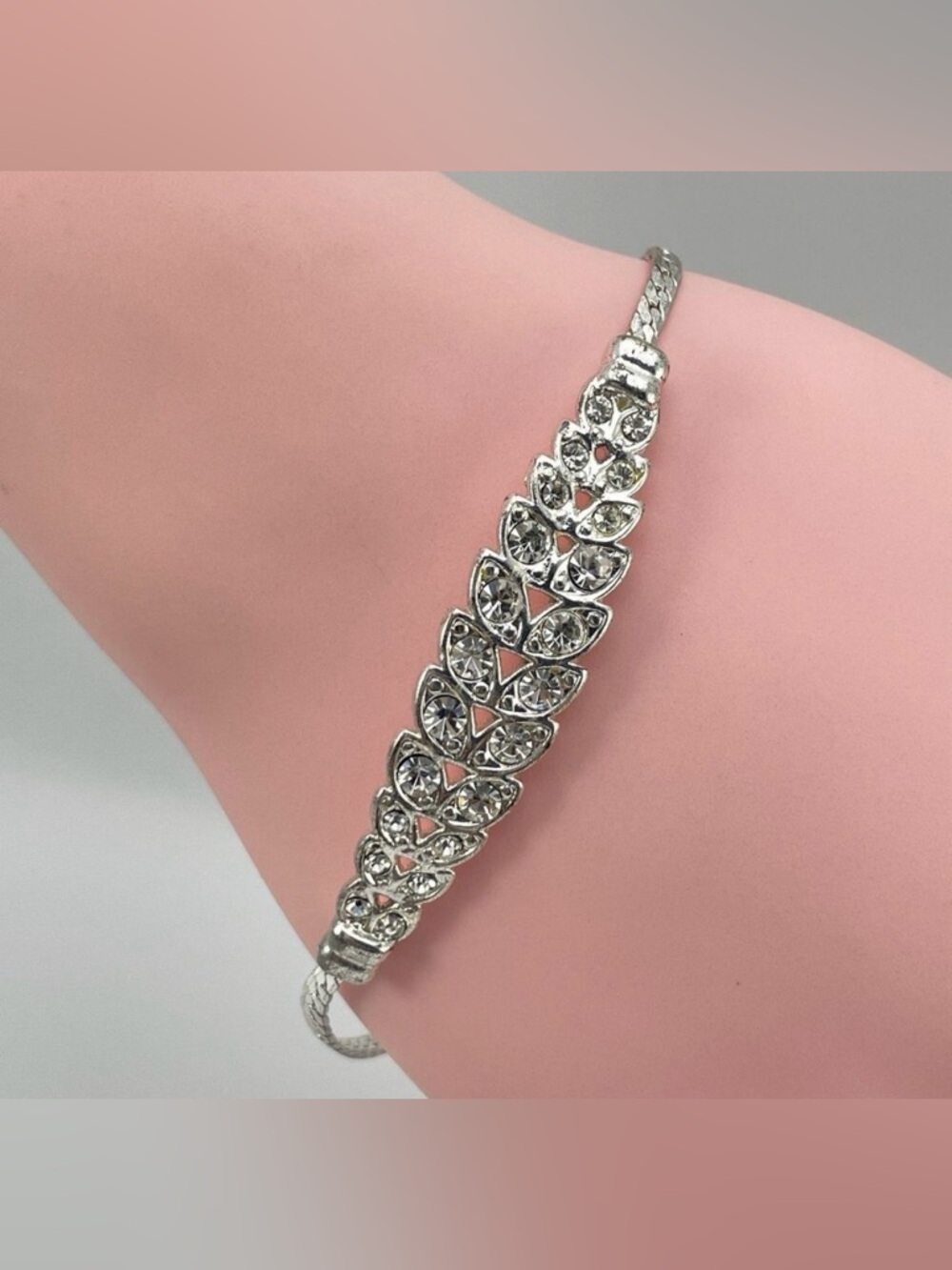 Vintage Avon Silver Tone Bracelet With Clear Rhinestones Floral Leaf Tennis Bold